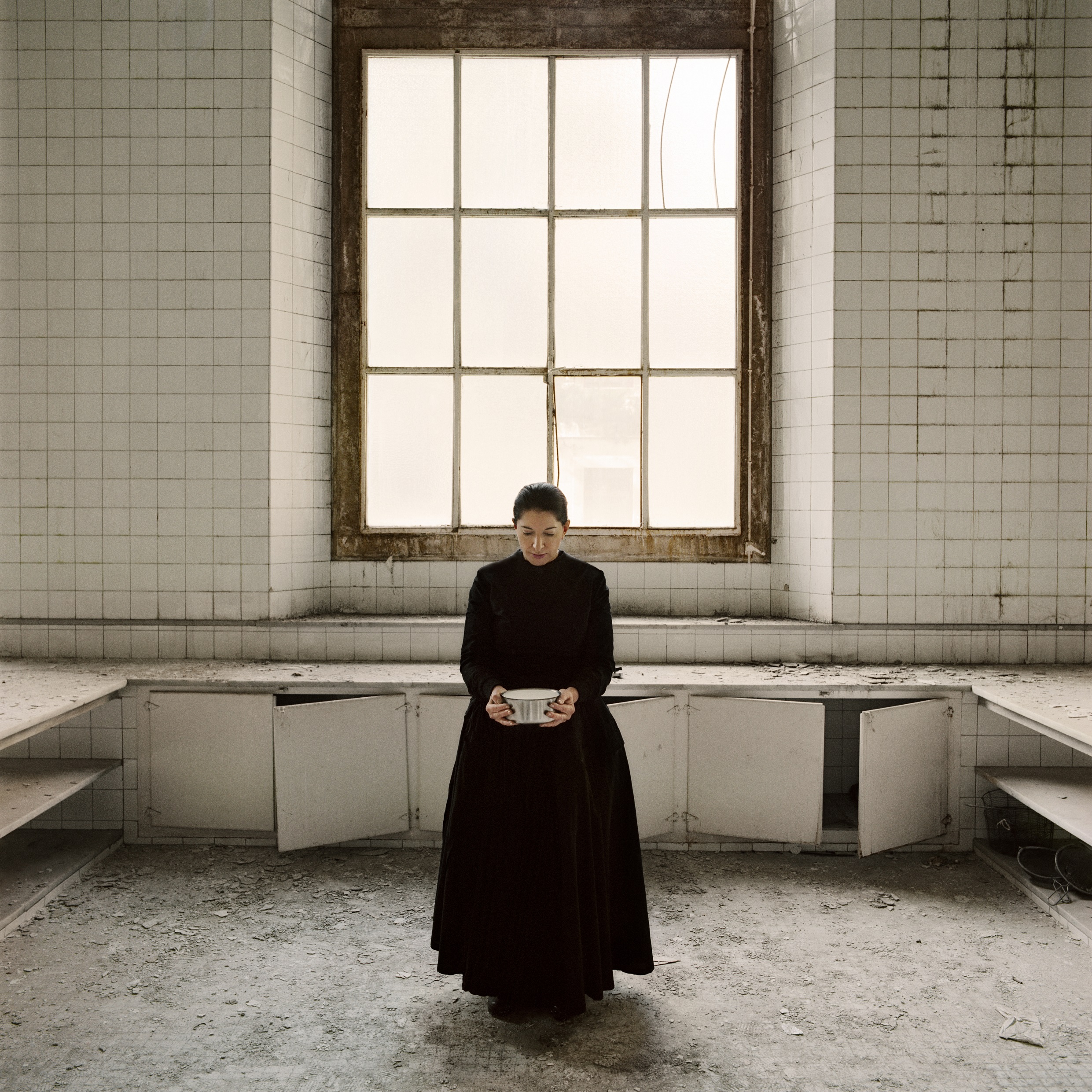 Marina Abramović The Kitchen V, Carrying the Milk From the series The Kitchen, Homage to Saint Therese Video installation, color 2009 © Marina Abramović Courtesy of the Marina Abramovic Archives  