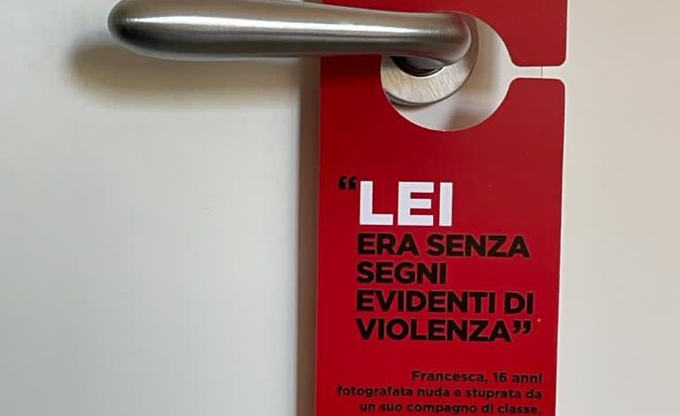 Violenza Sulle Donne Sulle Maniglie Cartellini Contro Il Victim Blaming Mediterranews