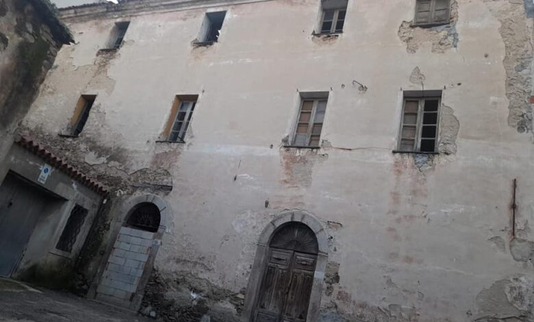 Bono: casa Canonico Frassu cade a pezzi