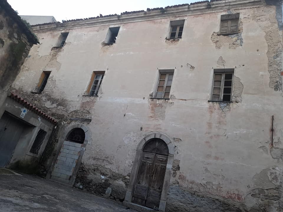 Bono: casa Canonico Frassu cade a pezzi