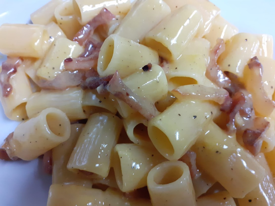 Carbonara e tiramisù per stare in forma?