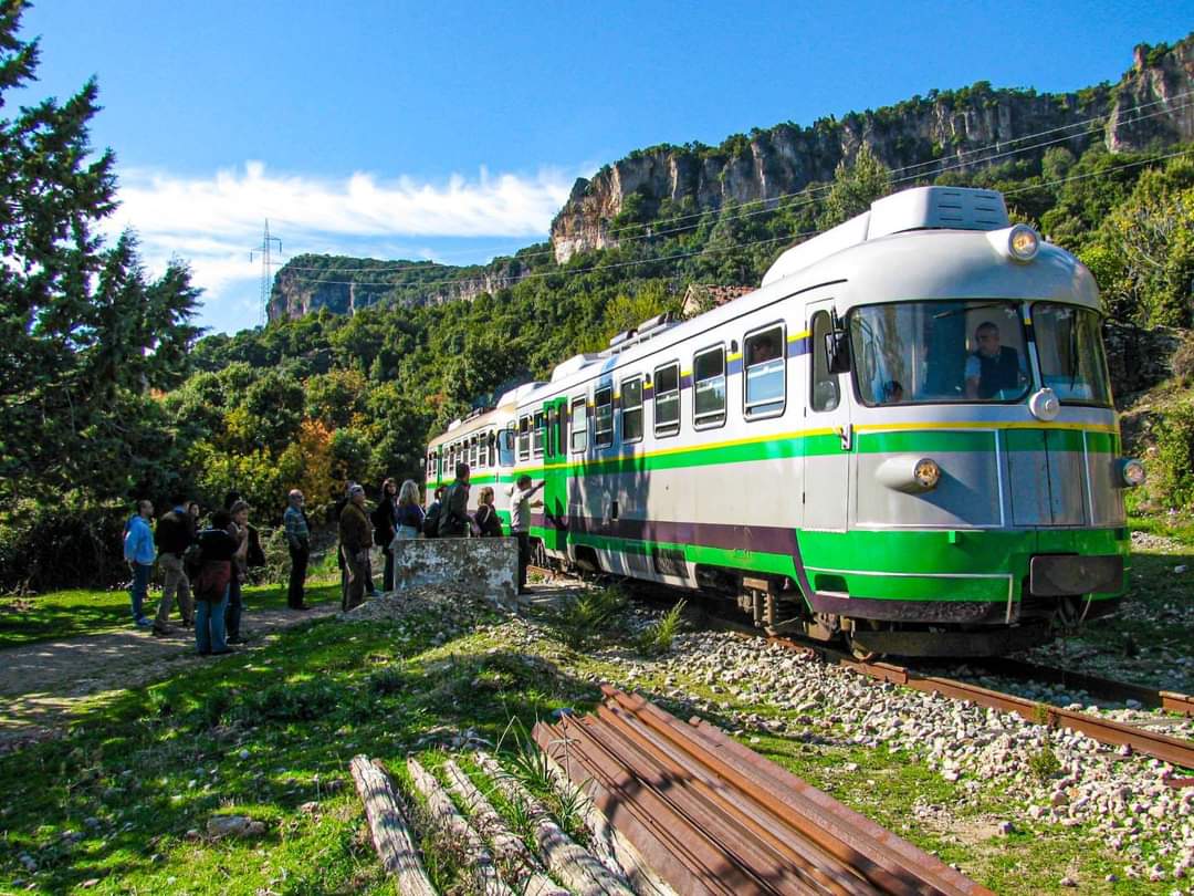 Sardegna: torna il Trenino Verde
