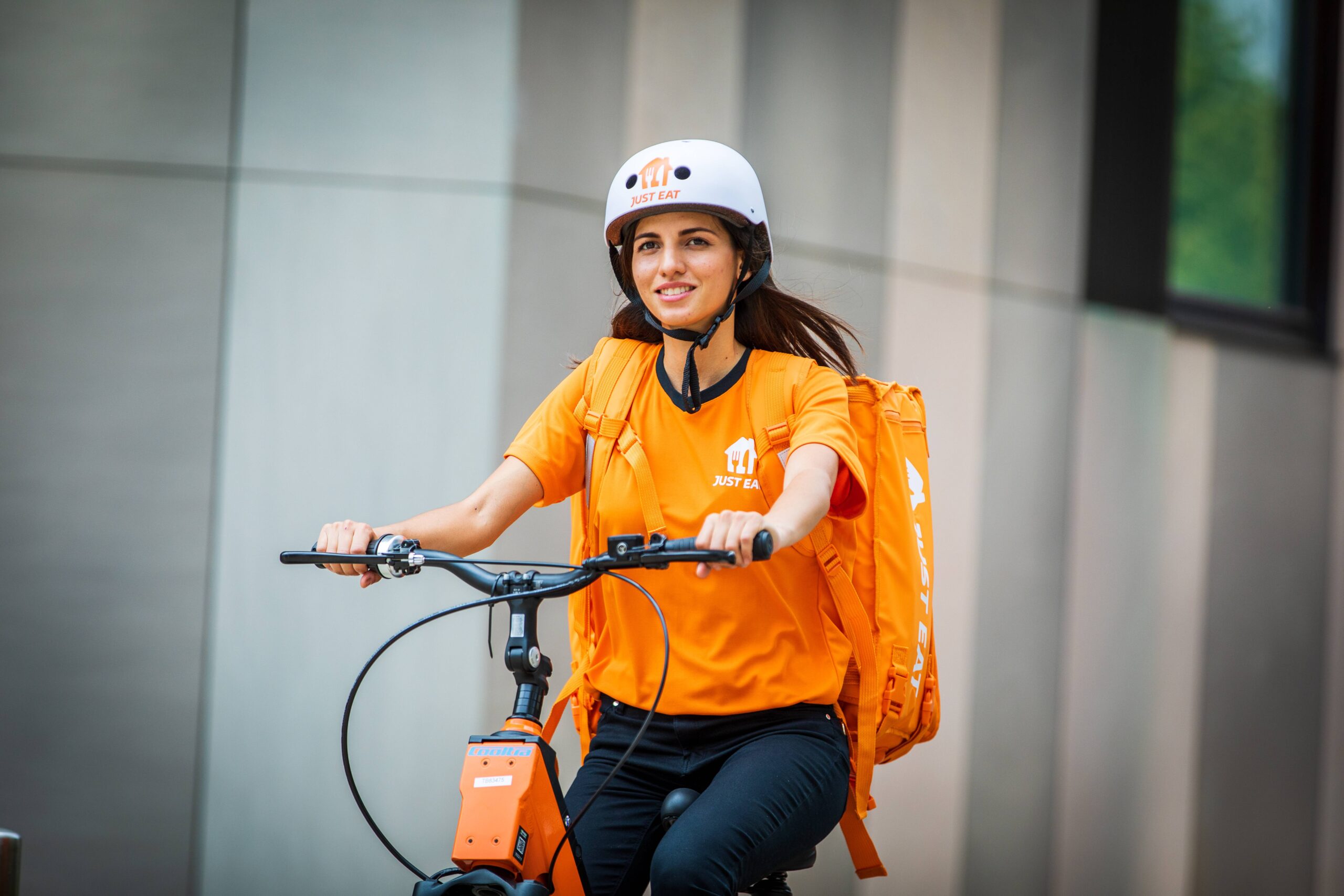 Just Eat: cresce ed assume 4000 fattorini contratto lavoro subordinato