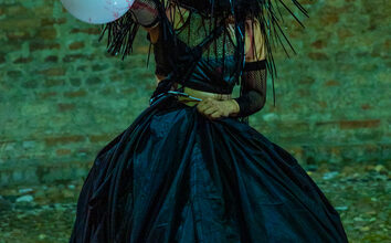 Photo of “Circe. Amore e guerra” di Marilena Vita incanta il pubblico della Biennale Light Art di Mantova