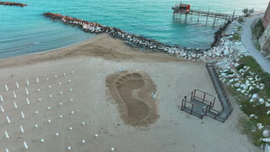 Photo of Termoli: il mistero dell’impronta gigante sulla spiaggia