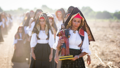 Photo of CABRAS, TRECENTO DONNE SCALZE E IN ABITO TRADIZIONALE ACCOMPAGNERANNO SANTU SRABADOEDDU AL SANTUARIO CAMPESTRE DI SAN SALVATORE