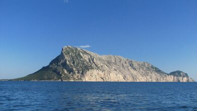 Photo of La storia di Tavolara, “regno” della bellezza del mare di Sardegna