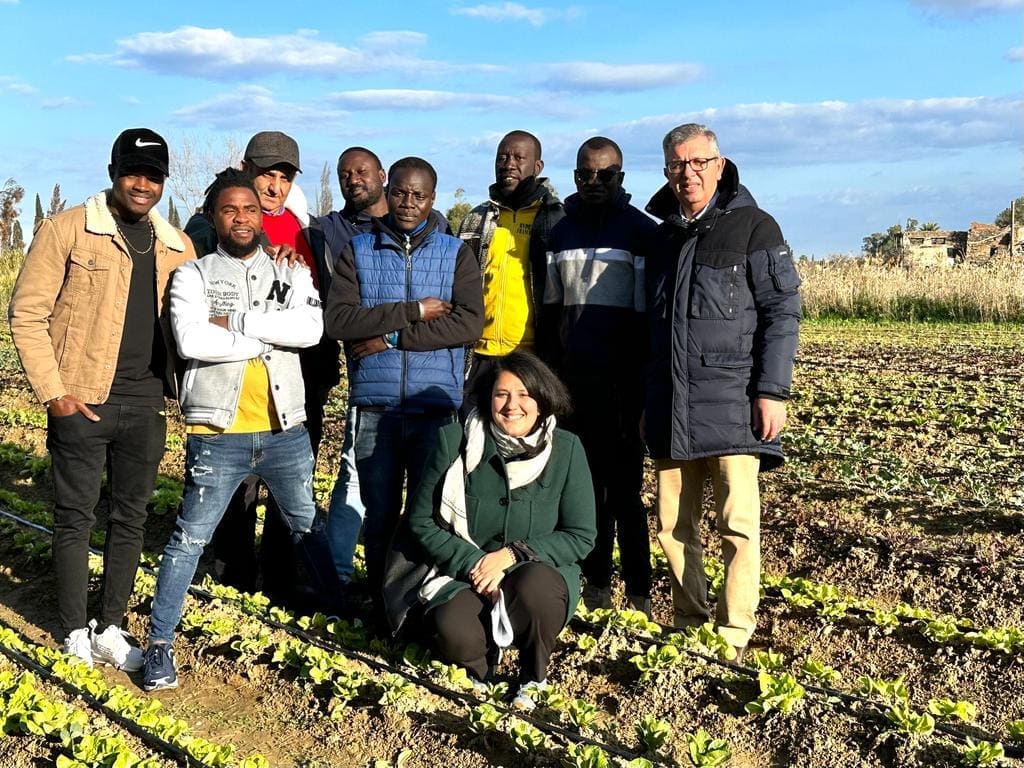Catania: no al caporalato, nasce un orto sociale gestito da migranti