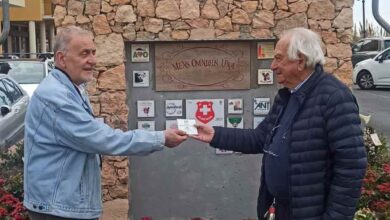 Photo of Una piastrella dell’ Unitre sul Monumento del Volontario ad Albenga
