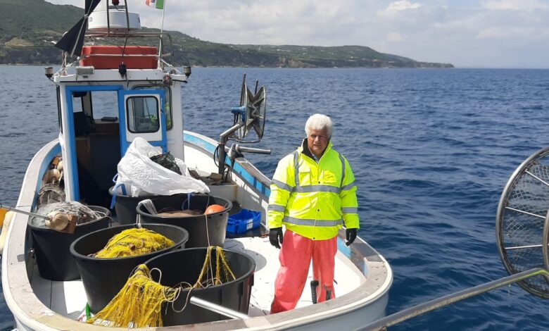 Sardegna: i pescatori liberano il mare dai rifiuti. FLAGS