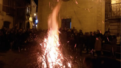 Photo of Halloween? No, Fucacoste. Il 1° novembre di Orsara di Puglia tra zucche e falò