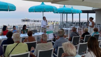 Photo of Lignano Sabbiadoro, economia sotto l’ombrellone: “Energia democratica” e produzione con le rinnovabili. Sogno o realtà? Ed è davvero ecologicamente sostenibile?