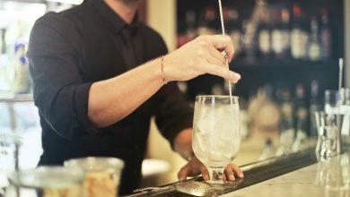 Photo of World Bartender Day, dalle antiche origini all’epoca moderna: ecco le 10 curiosità di una professione che attraversa la storia dell’umanità
