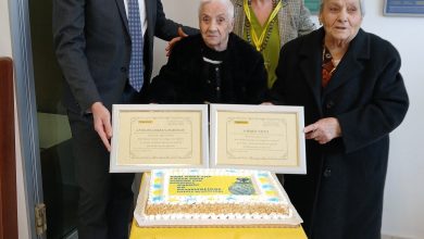 Photo of Carbonia, Poste Italiane rende omaggio a due clienti centenarie di Serbariu