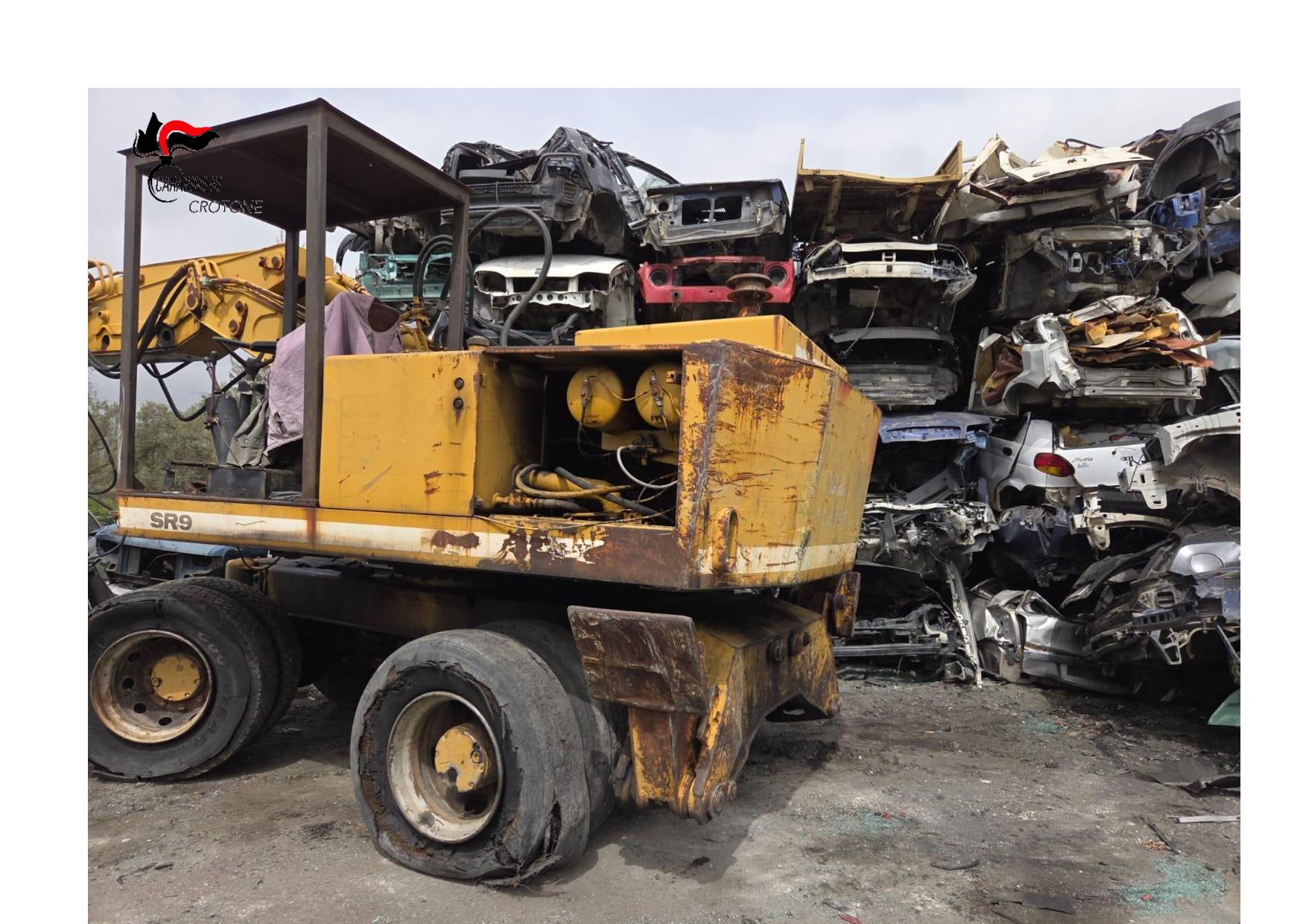 Petilia Policastro (KR): Autodemolizione Abusiva, sequestrati oltre 200 autoveicoli