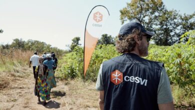 Photo of Alessio Boni e CESVI raccontano il campo rifugiati Palabek in Uganda: un docu-film per dare voce a chi fugge dalla guerra