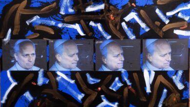 Photo of LeoPOP. Il dittico di Francesco Guadagnuolo racconta un anno di Pontificato tra pace, tecnologia e visione globale.