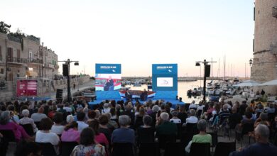 Photo of Giovinazzo, a Conversazioni dal mare Giovanna Melandri, Annalisa Cuzzocrea e Corrado Formigli