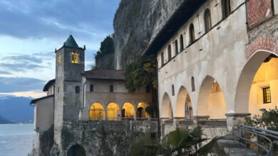 Photo of Leggiuno, Eremo di Santa Caterina del Sasso al mattino con colazione e visita guidata