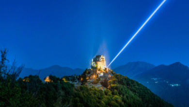 Photo of Sacra di San Michele, la luce dell’Arcangelo torna ad illuminare il cielo